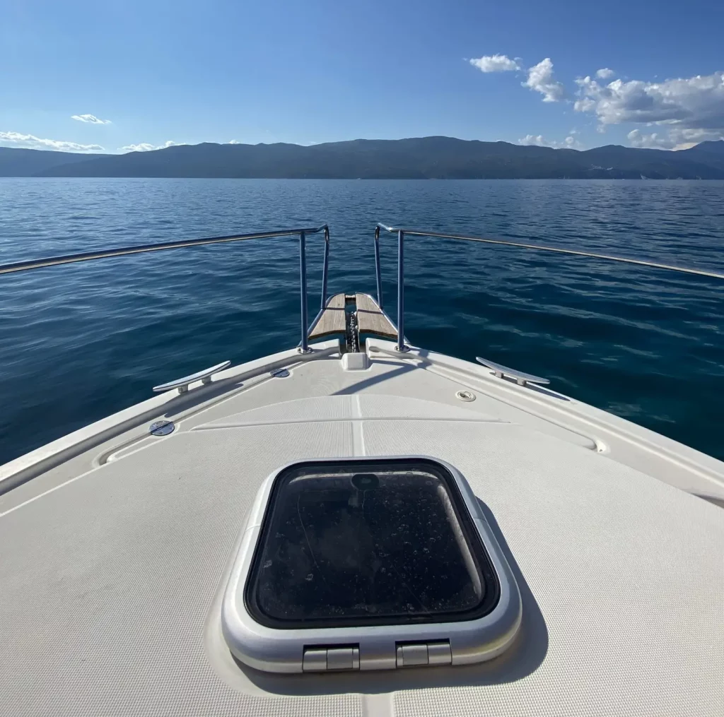 Discovering islands during a boat trip